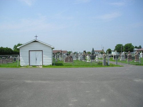 Commonwealth War Graves St. Isodore de Prescott Cemetery