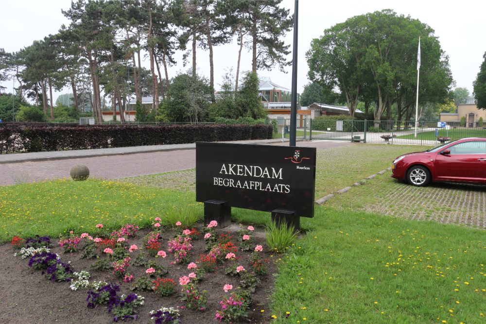 Nederlandse Oorlogsgraven Gemeentelijke Begraafplaats Akendam
