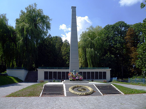 Sovjet Oorlogsbegraafplaats Horokhiv