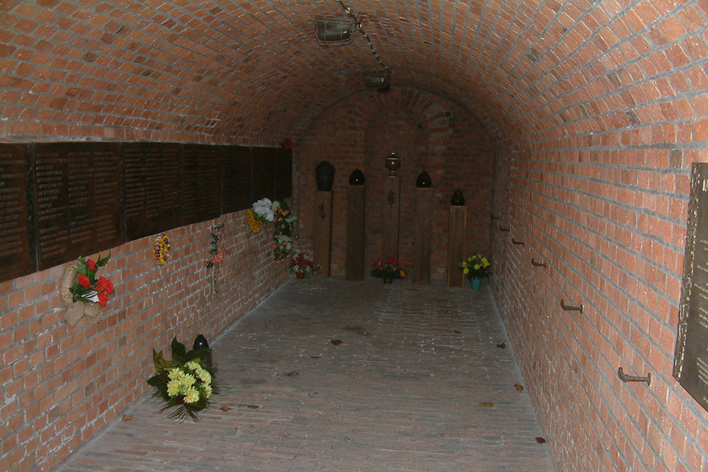 Monument Gaskamer Concentratiekamp Posen