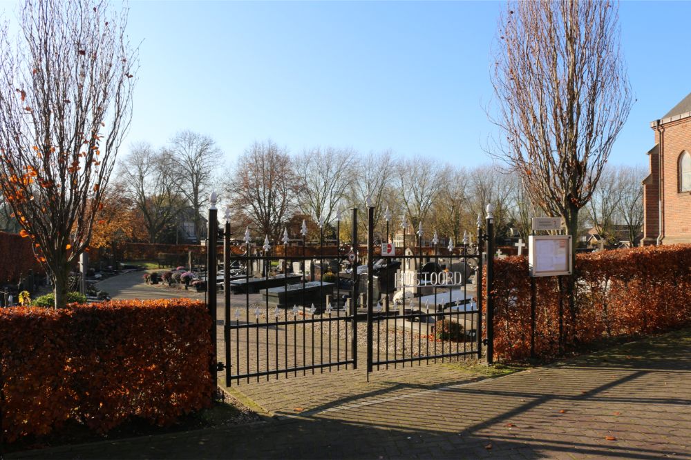 Dutch War Graves Roman Catholic Churchyard Dreumel