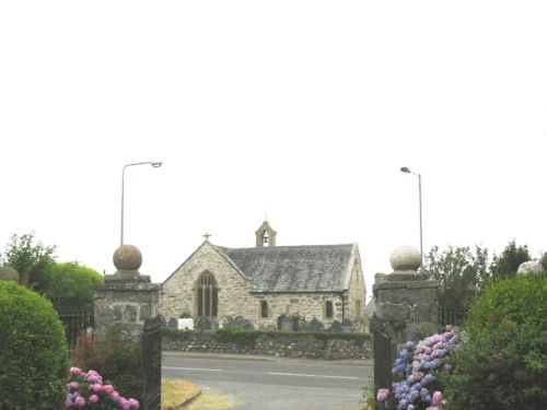Oorlogsgraven van het Gemenebest St. Dwywr Churchyard