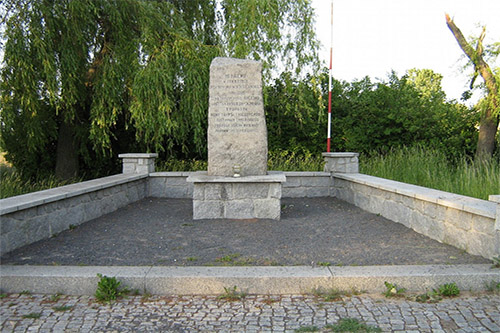 Monument Slachtoffers Kamp Mlyniewo