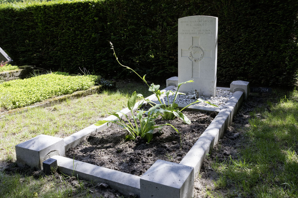 Commonwealth War Grave General Cemetery Zutphen