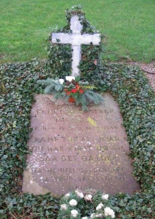 Commonwealth War Grave Aastrup Churchyard
