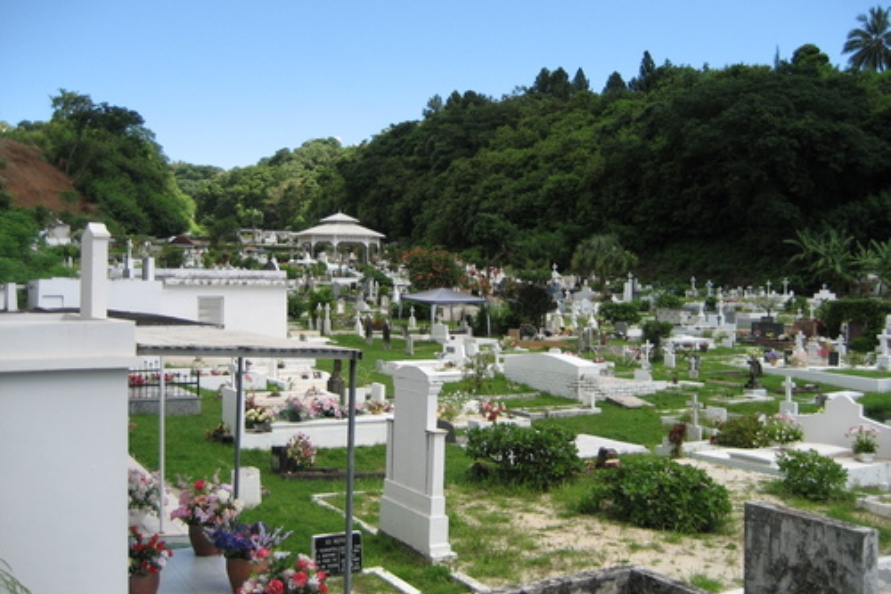 Commonwealth War Graves Uranie Cemetery