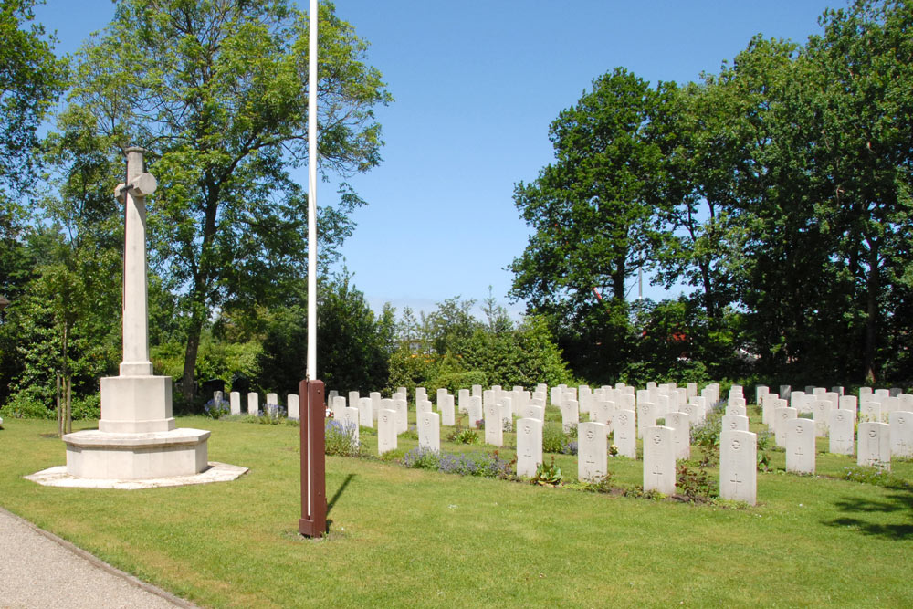 Commonwealth War Graves General Cemetery Den Burg