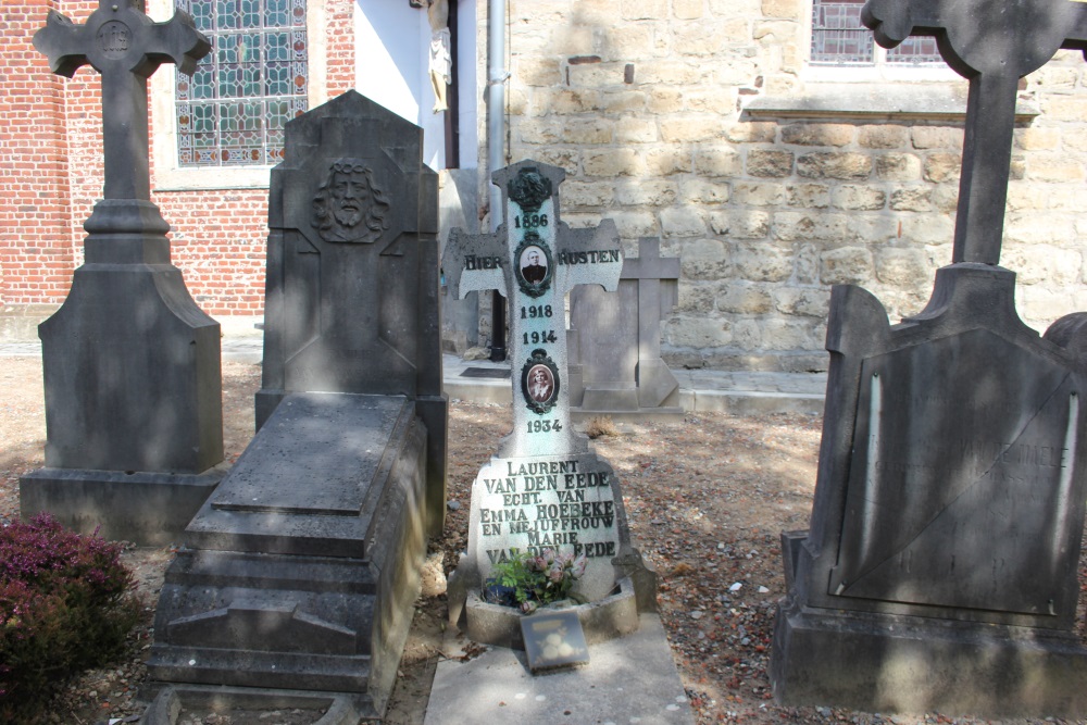 Belgian War Grave Sint-Maria-Oudenhove