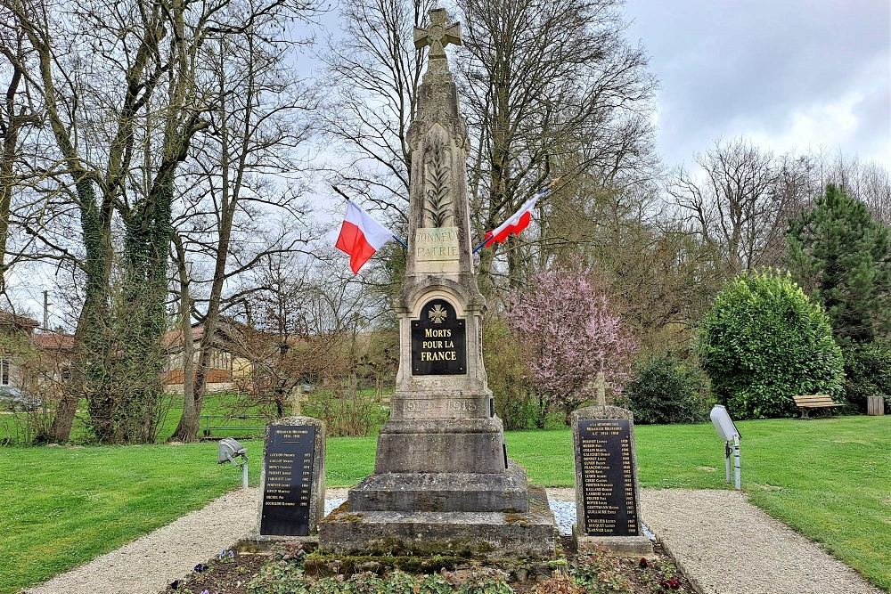 War Memorial Saint-Amand-sur-Fion
