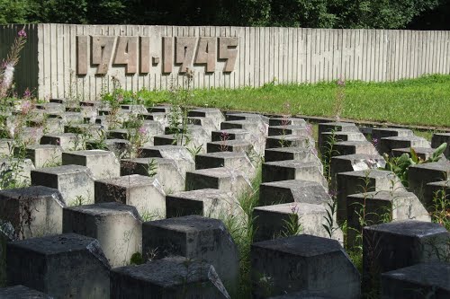 Sovjet Oorlogsbegraafplaats Nītaurē