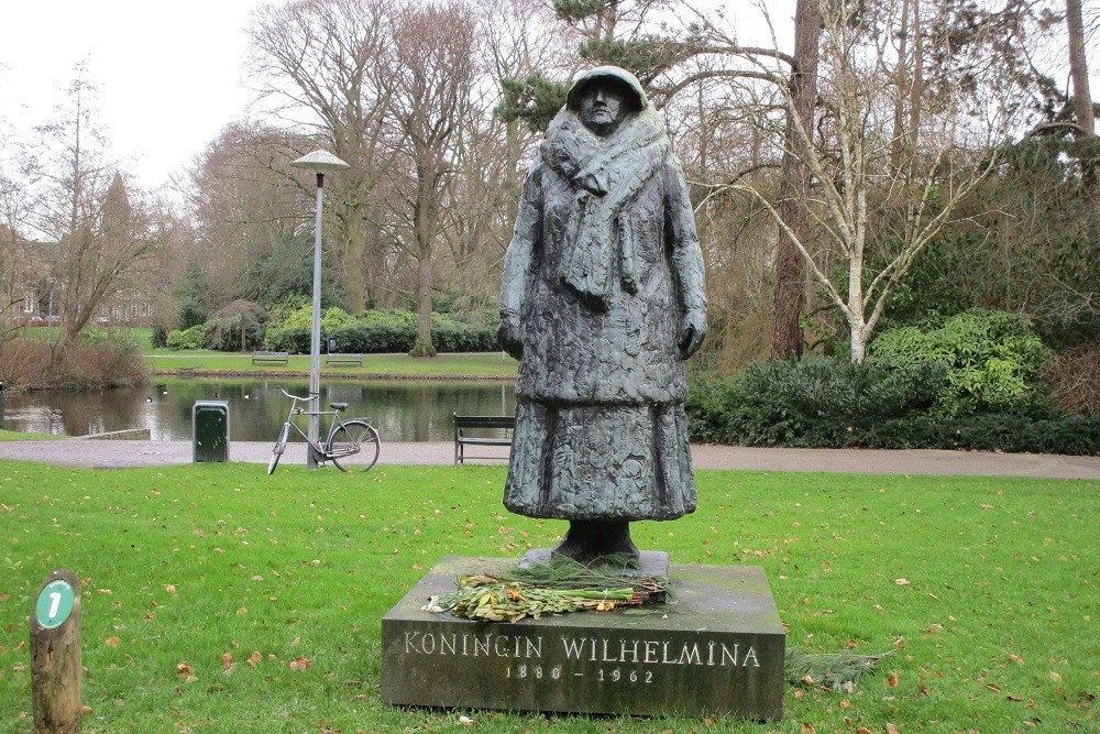 Statue Queen Wilhelmina of the Netherlands