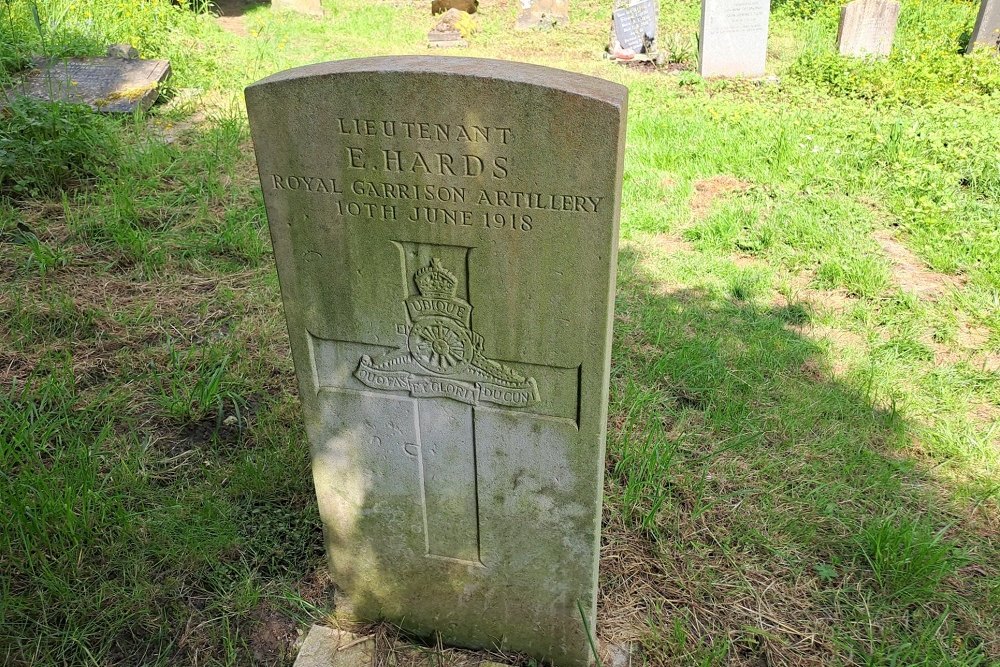 Commonwealth War Graves St Mary Churchyard #5