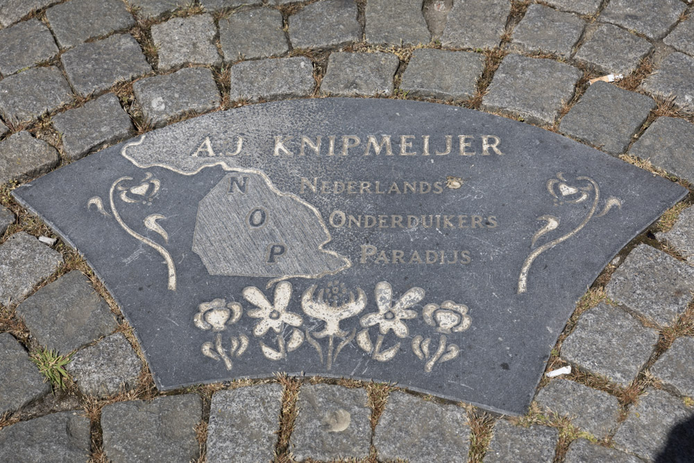 Memorial Stone Albert Knipmeijer