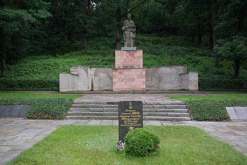 Sovjet Oorlogsbegraafplaats Bad Freienwalde