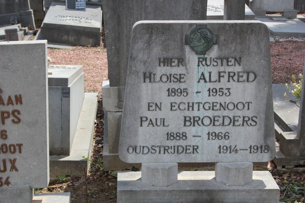Belgian Graves Veterans Hoeselt