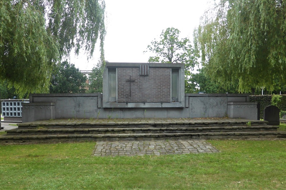 War Memorial Berchem Cemetery