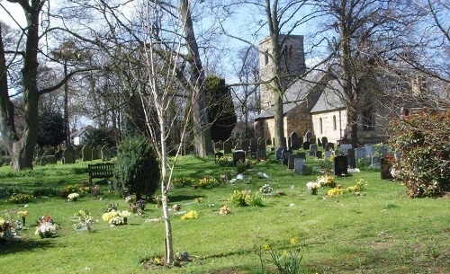 Commonwealth War Graves St Giles Churchyard