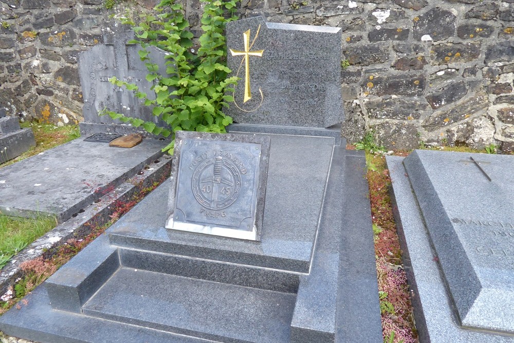 Belgian Graves Veterans Le Mesnil #1