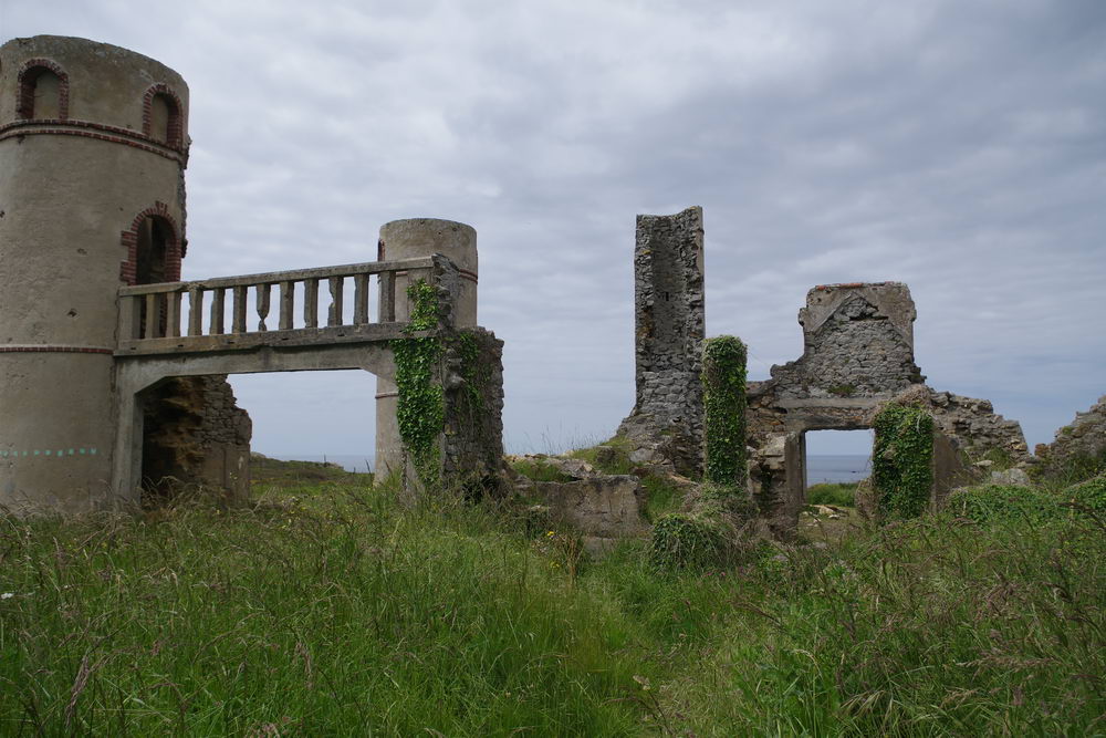 Ruins Manor Saint Pol Roux #2