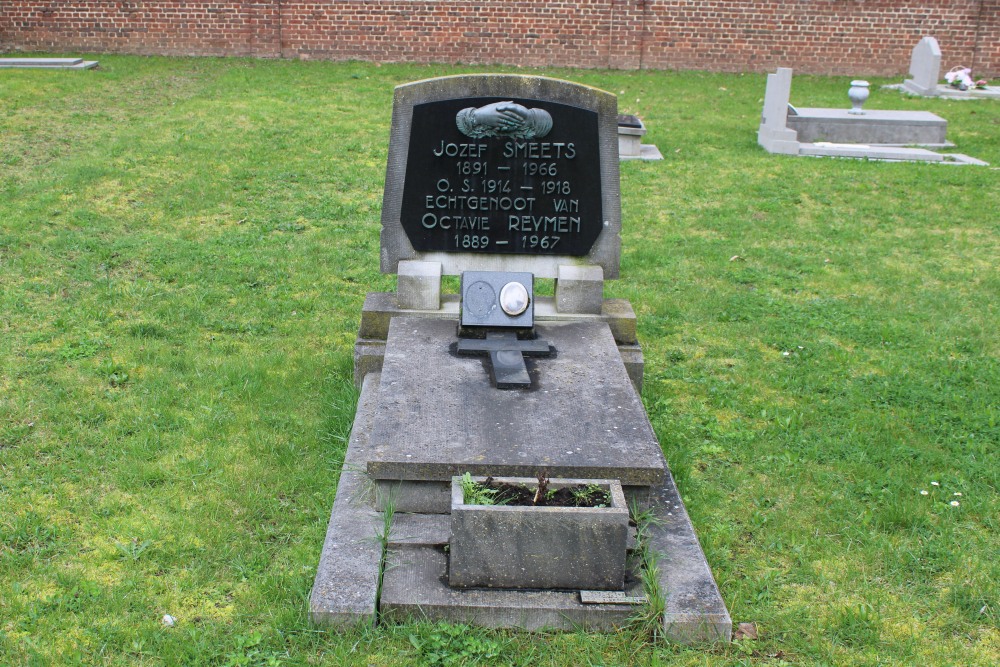 Belgian Graves Veterans Halen Old Cemetery #2