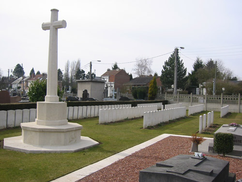 Commonwealth War Graves Aulnoy #2