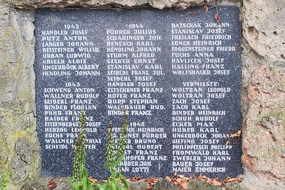 Oorlogsmonument Katzelsdorf #3