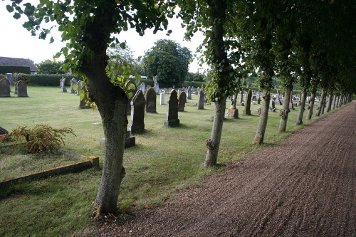 Commonwealth War Graves Lakenheath Cemetery
