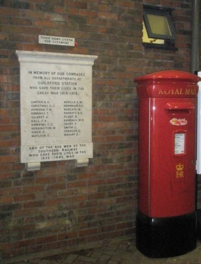 Oorlogsmonument Guildford Station