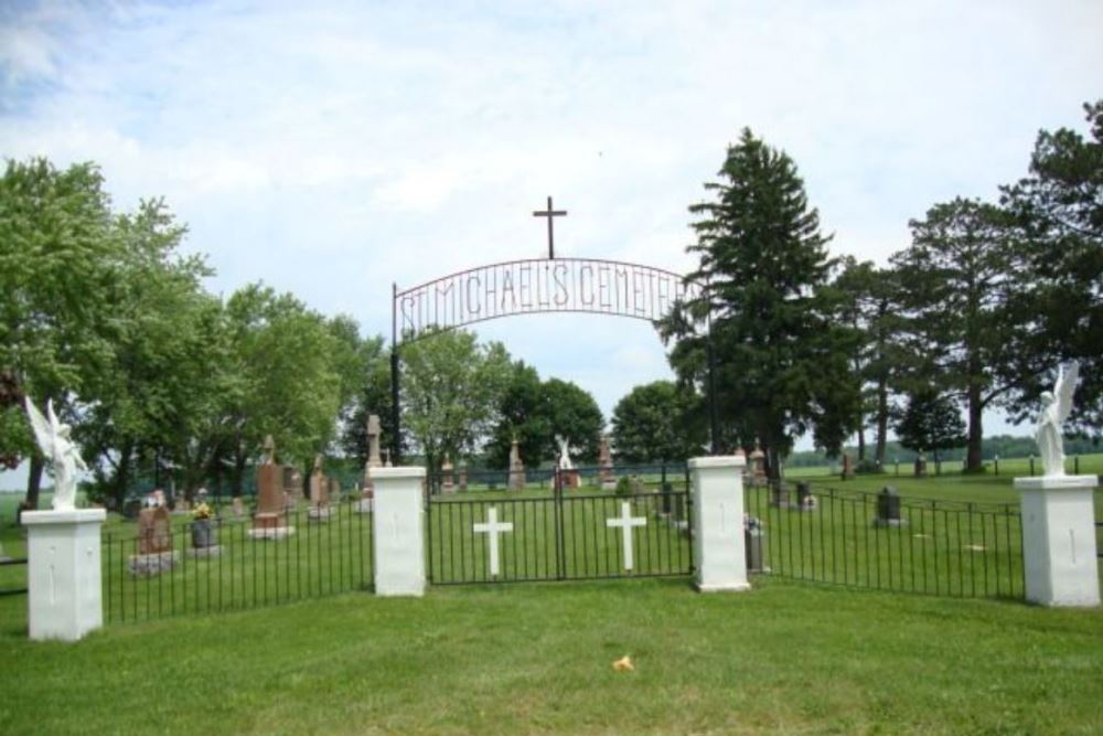 Commonwealth War Grave St. Michael's Roman Catholic Cemetery