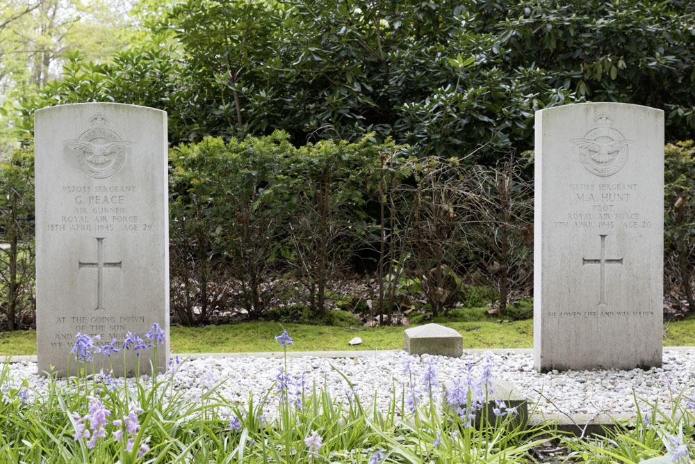 Commonwealth War Graves Vaassen #5