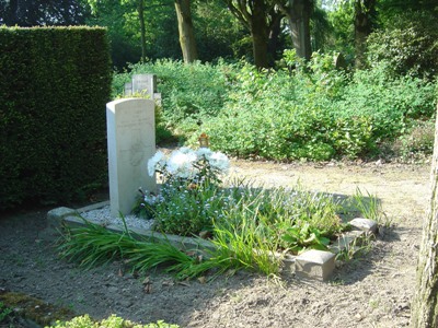 Oorlogsgraf van het Gemenebest Algemene Begraafplaats Zutphen