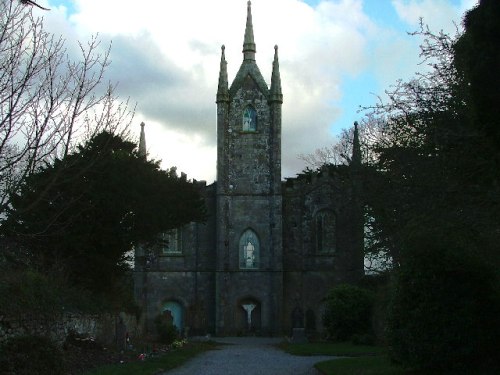 Commonwealth War Graves Holy Trinity Churchyard