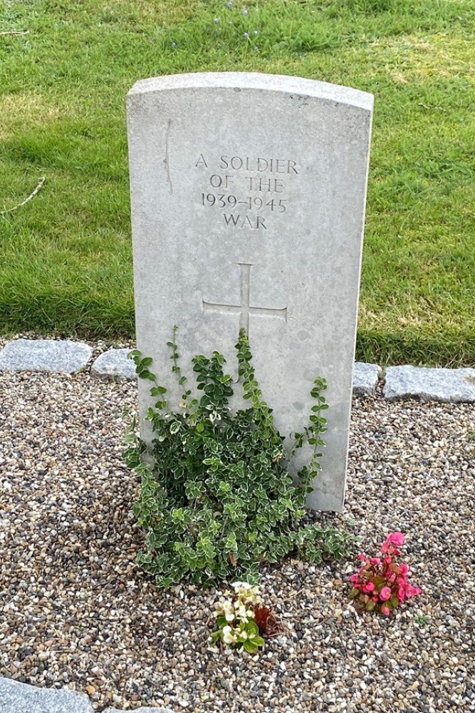 Commonwealth War Graves Husby Ulfborg #4