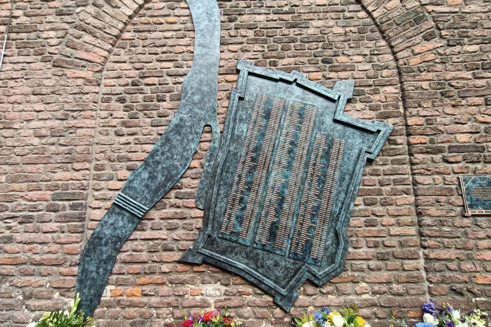 Monument Slachtoffers Bombardementen Venlo #1