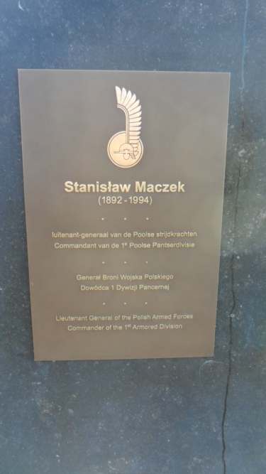 Memorial Genaral Macjek #3