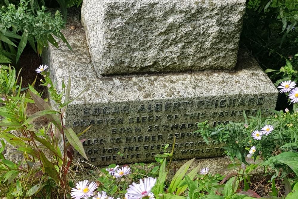 Commonwealth War Grave Bristol Cathedral Burial Ground #2