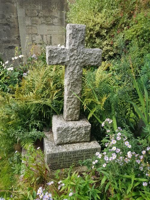 Commonwealth War Grave Bristol Cathedral Burial Ground #3