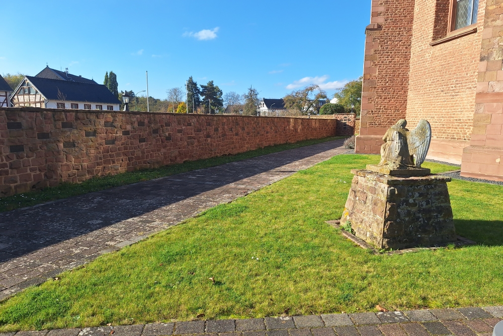 War Memorial Fssenich #1