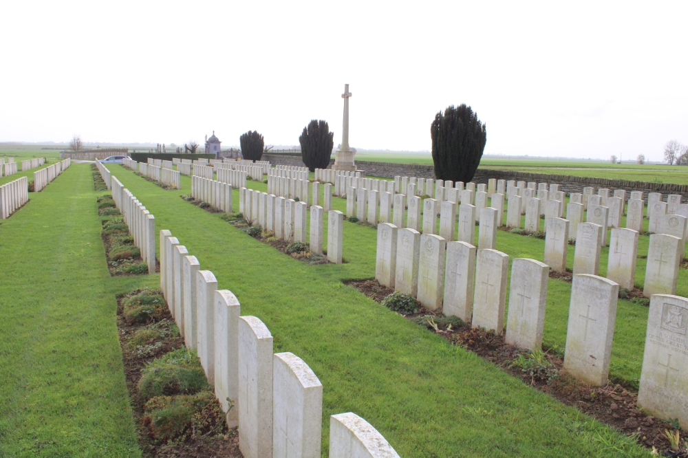 Commonwealth War Cemetery Vaulx Hill #1