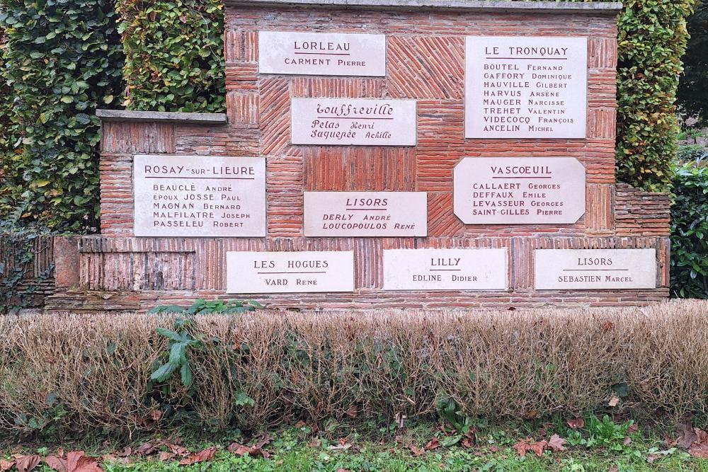 Monument Eerste Wereldoorlog Lyons-la-Forêt #3