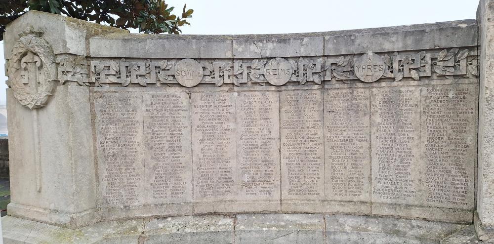 War Memorial Saumur #4