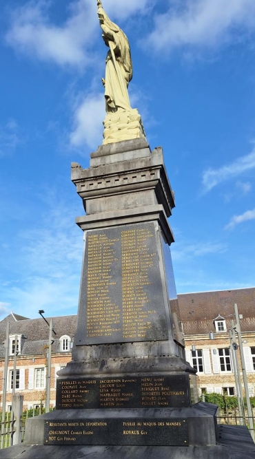 Oorlogsmonument Fumay #3