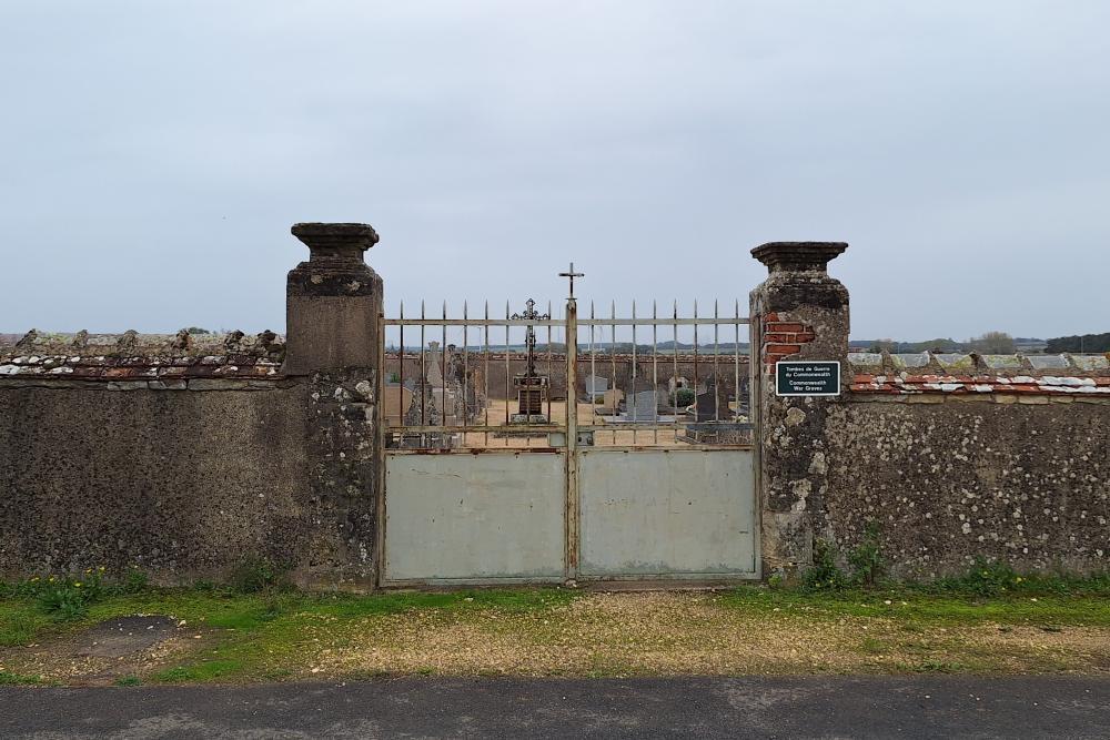 Commonwealth War Graves Saint-Pierre-de-Jards #1