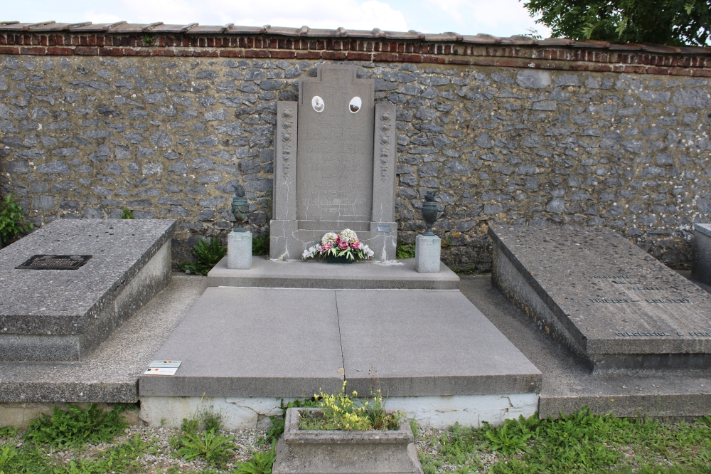 Belgian Graves Veterans Villers-Poterie #3