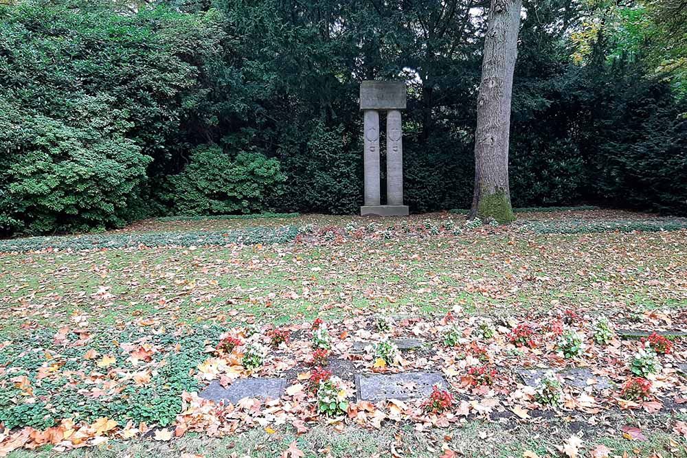 Memorial & Graves Victims Revolution Cemetery Friedhof Ohlsdorf Hamburg #1