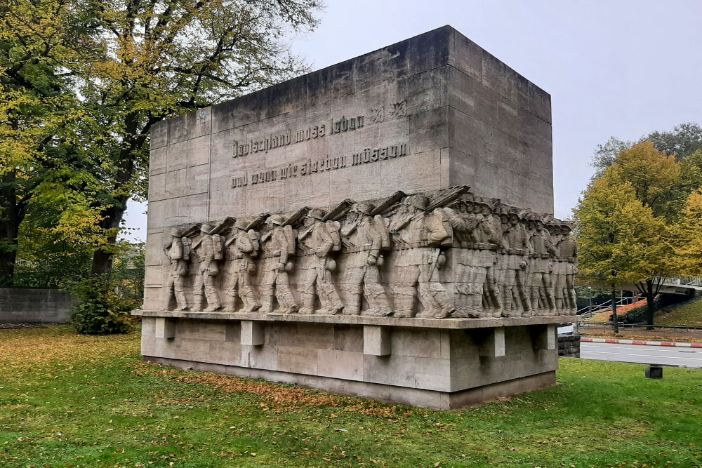 Monument 76e Infanterie-regiment #1