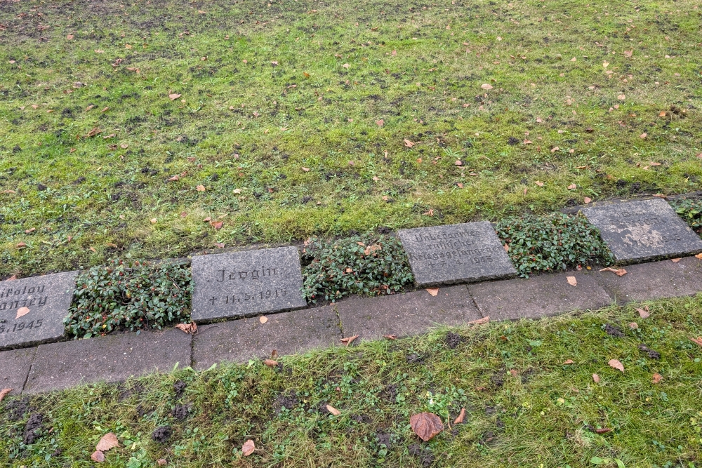 Graves Prisoners of War Different Nationalities Zentralfriedhof Lneburg #3