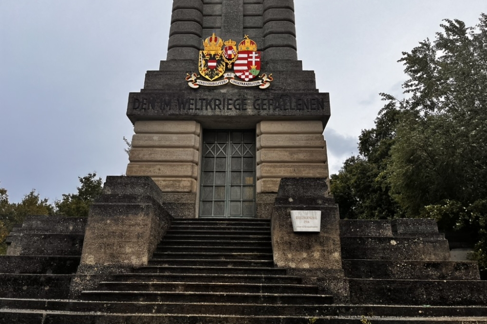 War Memorial Bruckneudorf #4