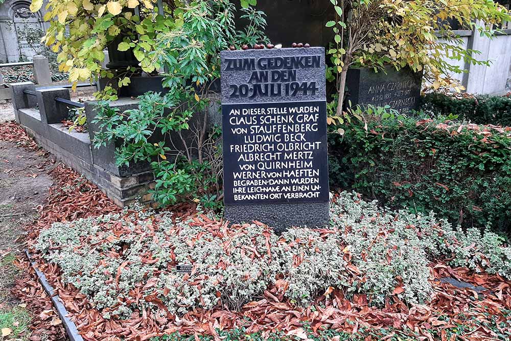 Temporary Graves Executed Members Plot Against Hitler 20 July 1944