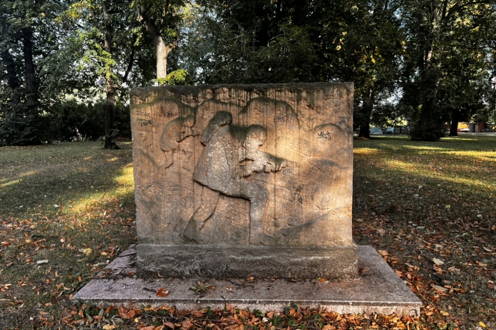 Oorlogsmonument Liptovsk Mikul #1